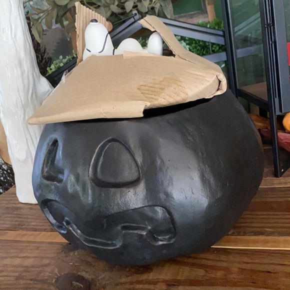 Pottery Barn Peanuts Snoopy Lidded Pumpkin Candy Bowl 🎃🍬 - Picture 11 of 16